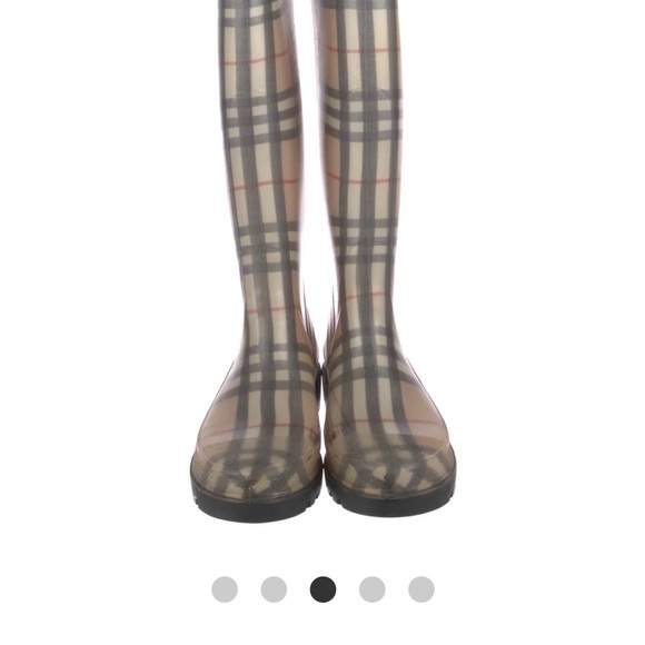 Burberry rain boots - Picture 3 of 3